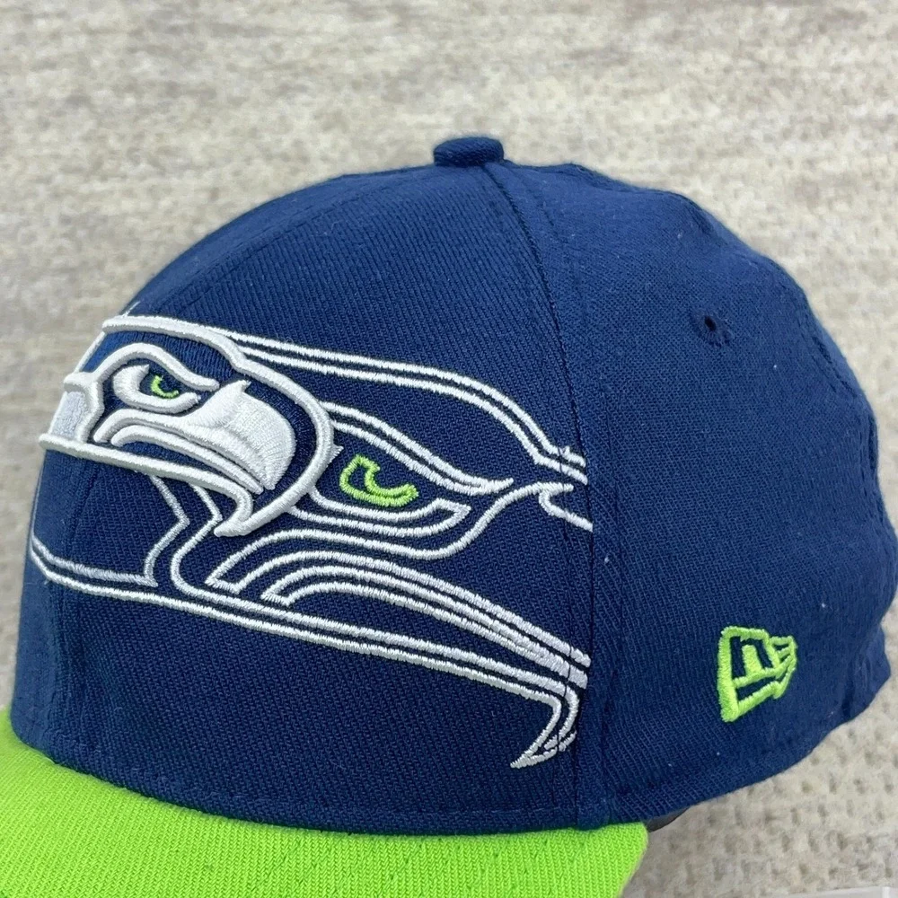 Seattle Seahawks Hat Cap Stretch Flex Fit Size M/L Blue Baseball Dad 39Thirty